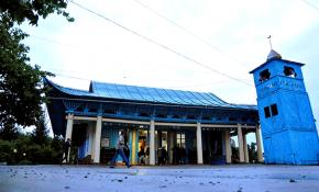 Kırgızistan'ın çivisiz camisi bir asırdır ayakta