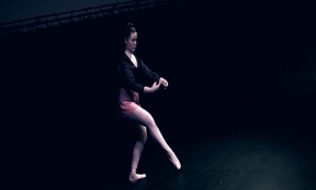 Skolyoz hastası İngiliz kız Türkiye'de şifa buldu