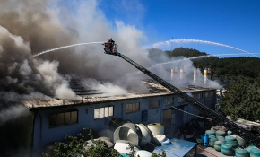 İstanbul Kağıthane'de fabrika yangını