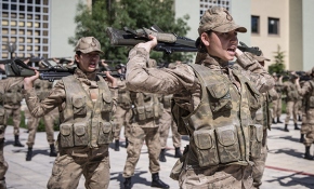 Geleceğin kahraman kadın jandarmalarını onlar yetiştiriyor