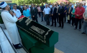 TRT'nin emekli başspikeri Altan Varol son yolculuğuna uğurlandı