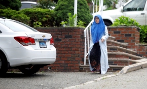 FETÖ firarisi Adil Öksüz'ün eşi ABD'de görüntülendi