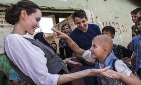 BM İyi Niyet Elçisi Angelina Jolie'den Iraklı göçmenlere yardım çağrısı