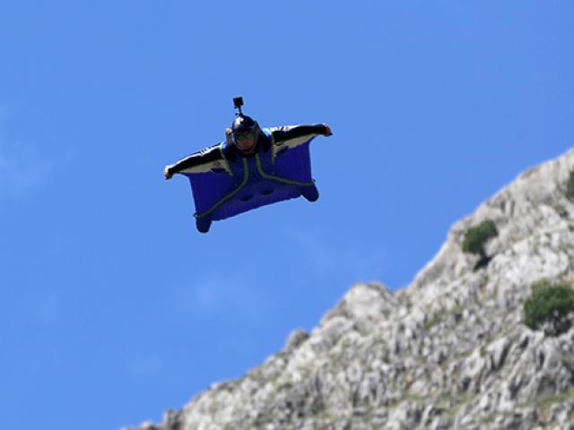 Yarasa adamlar nefes kesti