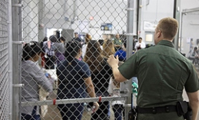 ABD'de kaçak göçmenlerin tutulduğu kafesler görüntülendi