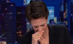 Trump'ın göçmen yasası haberini sunan spiker gözyaşlarına boğuldu