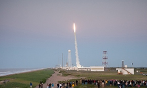 NASA'nın öğrenci deneyleri taşıyan füzesi fırlatıldı