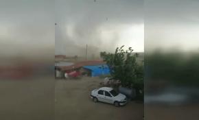 Edirne'de şiddetli fırtına ve hortum çatıları uçurdu