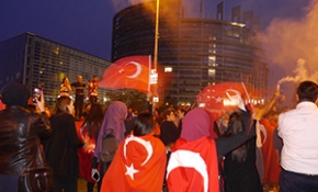 Seçim sonuçları dünyanın dört bir yanında kutlanıyor