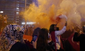 Fransa'da Türkler sokaklarda konvoy oluşturdu