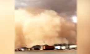 Çin'de toz fırtınası duvar oluşturdu