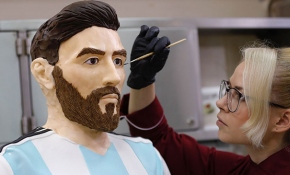 Lionel Messi'nin doğum günü için çikolatadan heykeli yapıldı