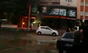 Bursa'da bomba gibi patlayan trafo vatandaşı korkuttu