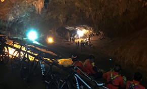 Tayland’da 13 kişi su basan mağarada mahsur kaldı