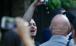 İngiltere'de Çipras'a bozuk paralı protesto