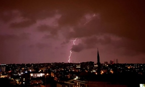 İstanbul’da beklenen sağanak yağış ve dolu başladı