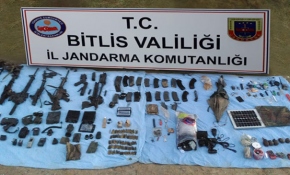 Bitlis'te terör operasyonunda çok sayıda silah ve mühimmat ele geçirildi