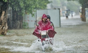 Şiddetli yağmur Çin'i vurdu