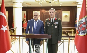 Başbakan Yıldırım'dan Genelkurmay Başkanı Orgeneral Akar'a ziyaret