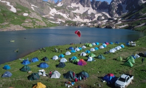 Cilo Dağları’nda bulunan Sat buzul göllerine ziyaretçi akını