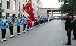 Cumhurbaşkanı Erdoğan Meclis'te resmi törenle karşılandı