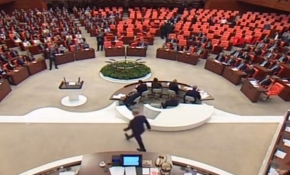 Bakan Soylu yemin ederken CHP salondan çıktı