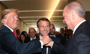 NATO Zirvesi'nde Macron ve Trump'tan Cumhurbaşkanı Erdoğan'a yakın ilgi