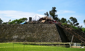 Tapınak depremle ortaya çıktı