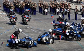 Fransa Milli Günü kutlamalarında motor kazası