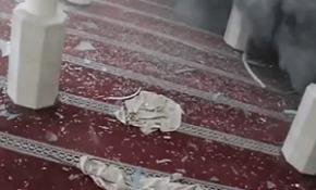 İsrail Gazze'ye düzenlediği hava saldırısında Şeyh Zayid Camii'ni hedef aldı