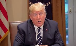 Beyaz Saray'da Trump'ın basın açıklaması sırasında elektrikler gitti