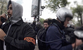 Fransa Cumhurbaşkanı Macron'un danışmanından protestoculara dayak