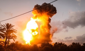 İsrail Gazze şeridini bombaladı