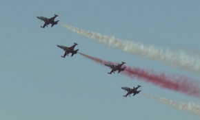 Türk Yıldızları KKTC'de nefes kesti