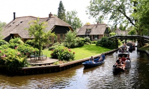 Tarihi evleri ve kanallarıyla Hollanda'nın şirin köyü Giethoorn