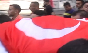 Filistinli şehidin üzerine Türk Bayrağı örtüldü