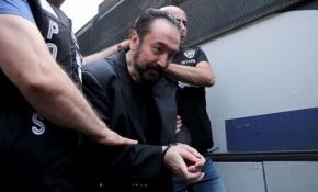 Adnan Oktar'ın 1 milyar dolarlık mal varlığı