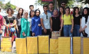 Sosyal medyada tanıştılar çocuklar için kalem topladılar