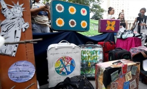 New York'ta "valizli" göçmen protestosu