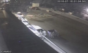 Darbecilerin hedef gözeterek ateş açma anı kamerada