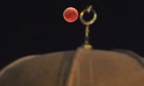 Türkiye ve dünyadan 'Kanlı Ay' tutulması manzaraları