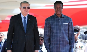 Cumhurbaşkanı Erdoğan'a Zambiya'da resmi karşılama