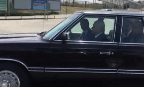 MHP Genel Başkanı Bahçeli klasik aracı ile başkent caddelerini gezdi