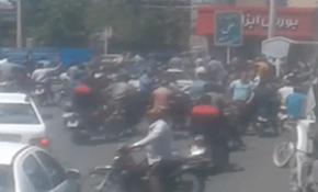 İran'ın İsfahan kentinde esnaf pahalılığı protesto etti