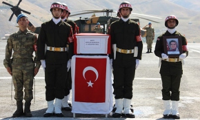 Nurcan Karakaya ve 11 aylık bebeği için tören düzenlendi