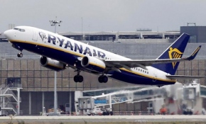 Ryanair uçağında cep telefonu bataryası patladı