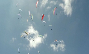 Portekiz yamaç paraşütleriyle renklendi