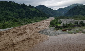 Rize'de şiddetli yağış taşkınlara neden oldu