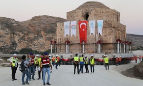 Tarihi Artuklu Hamamı taşınıyor