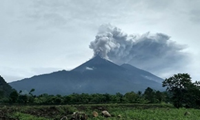 Fuego Yanardağı yeniden faaliyete geçti